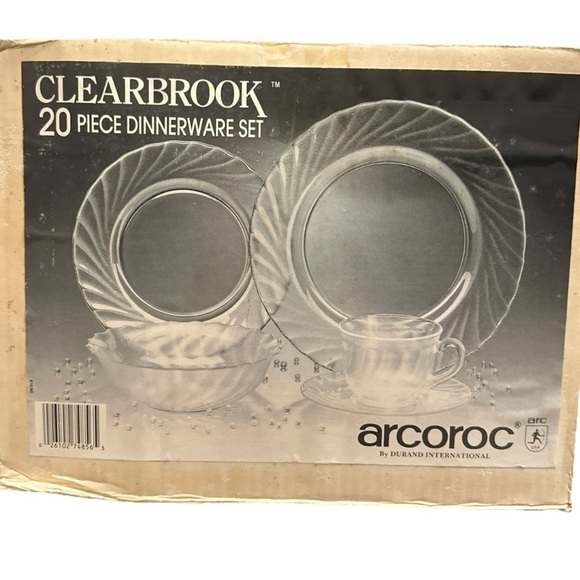 Elegant Clear Glass Dinnerware Set - Picture 3 of 4